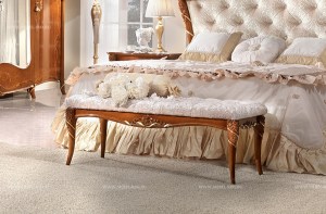 Итальянская кровать Vittoria с деревянным изголовьем в отделке орех, пр-во Antonelli Moravio