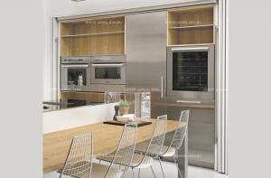 Aster_Cucine_modern-kitchen-Noblesse-chestnut-solid-wood-and-lacquered-white_05.jpg