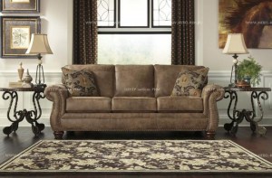 Классический диван  из коллекции американской мебели Larkinhurst(ashley)– купить в интернет-магазине ЦЕНТР мебели РИМ