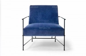 Мягкое дизайнерское кресло Kyo на тонкой металлической раме. Ditre Italia, Италия