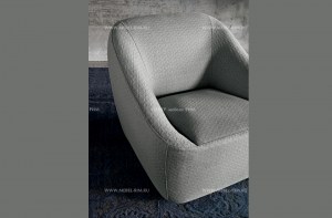 Серое низкое кресло Bessie в скандинавском стиле со съемным чехлом, вид сверху. DitreItalia, Италия