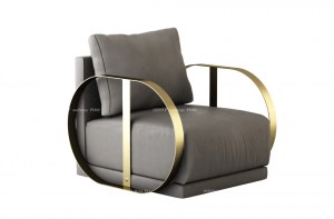 Дизайнерское кресло Monogram c латунными подлокотниками в обивке из серо-бежевой кожи. Signorini&Coco, Италия