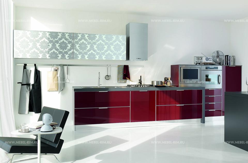 stosa-cucine-2-walls-kitchen-brillant-011-bordeaux-glass-and-white-glass-with-flower-decor-italy_02.jpg